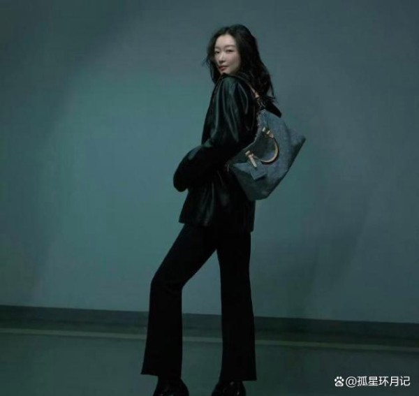 巴黎时装周展现明星风采，周冬雨宋茜稳定，王源王一博表现欠佳