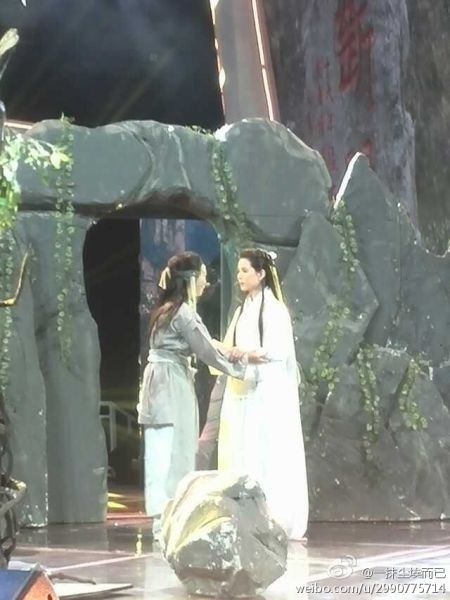 李若彤与山寨“杨过”演情景剧