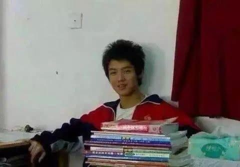 盘点明星学生时期照片，最后一张简直认不出来