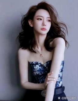 在娱乐圈这个看似光鲜亮丽的舞台...@韶华已倾负的动态