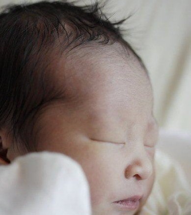徐子淇李家诚的爱子：爷爷李兆基为小孙子成立3亿的教育基金