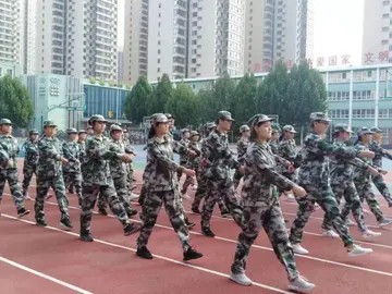 《难忘的军训生活》（关于难忘训练的作文精选）