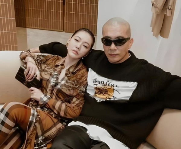 两张聊天截图曝光，再一次把大S的母亲推上风口浪尖