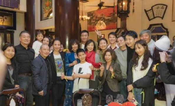 关之琳胡军庆功宴，刘嘉玲林青霞不老女神齐亮相