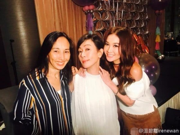 友情不变！温碧霞李若彤柏安妮为袁洁莹庆祝49岁生日