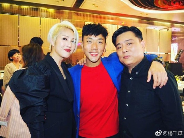 杨千嬅晒出跟古天乐宣萱吴君如的合照 还有55岁的方中信 帅气