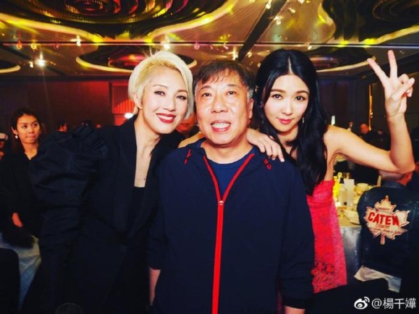杨千嬅晒出跟古天乐宣萱吴君如的合照 还有55岁的方中信 帅气
