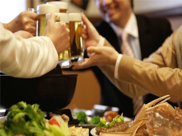 明星也应酬？有人一次酒局80万，只有她拒绝结果令人心酸！