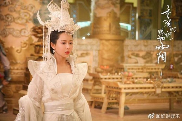 杨紫入围华鼎奖，口碑演技双在线的她，为何次次和主流奖项无缘？