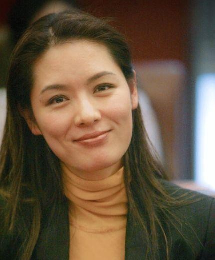 体坛名将被导演劈腿,44岁身材依旧凹凸有致,至今依旧单身一人!