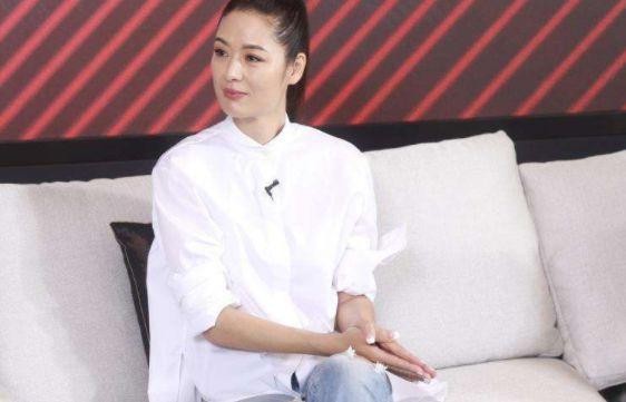 体坛名将被导演劈腿,44岁身材依旧凹凸有致,至今依旧单身一人!