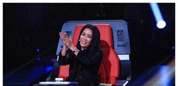 被“转腚费”困惑的那英，泣不成声，可是为时晚矣，调查早就开始