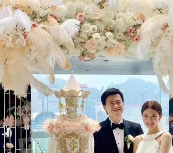明星婚礼大不同谁的爱情更真挚