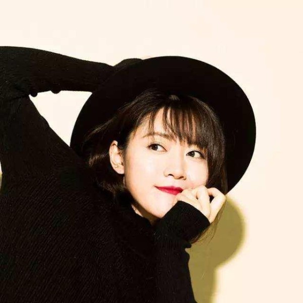 一曲天籁之音爆红，如今再无作品，微博粉丝11万显凄凉