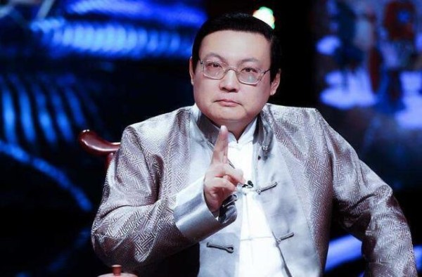 老梁的节目被全面封杀原因是什么？老梁到底得罪了谁背后真相揭秘
