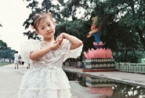 从小美到大的女明星，欧阳娜娜童年照太可爱了吧