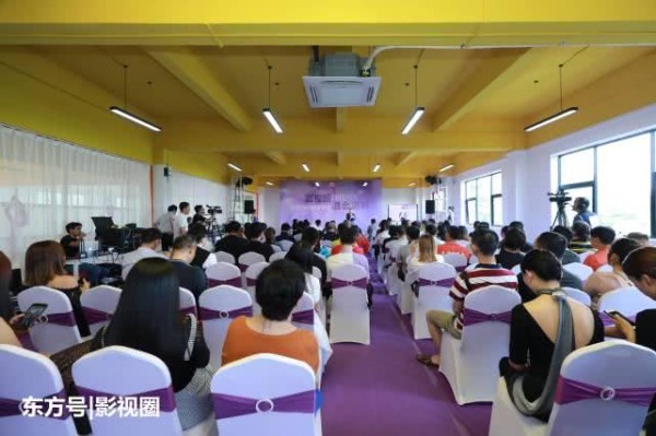 陈霆聪还不到半年又成就了影视圈总部，他经常说我的梦想不是梦