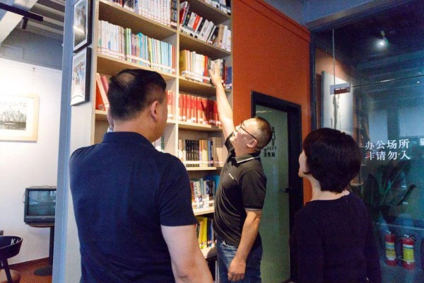 《人民日报》对话莞城素人写作者穆肃，探寻新大众文艺发展