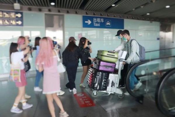 明星代拍产业链：3元可买明星身份证号，5元可查航班信息