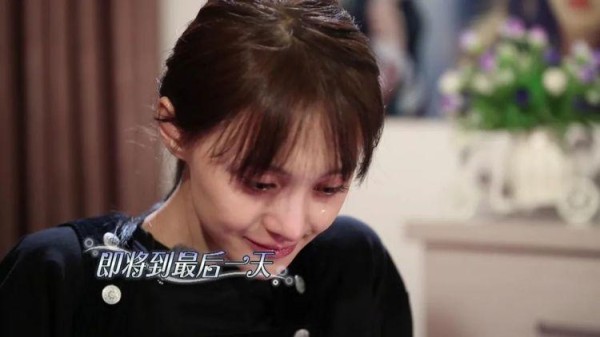 郑爽弃养风波成恶劣艺人，被央视点名批评后，疑似主动退出娱乐圈