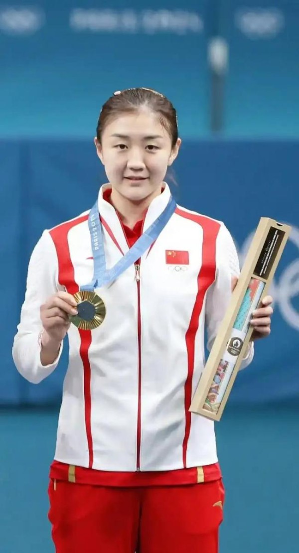 陈梦妈妈说陈梦和黄晓明经常交流 表兄妹关系揭秘