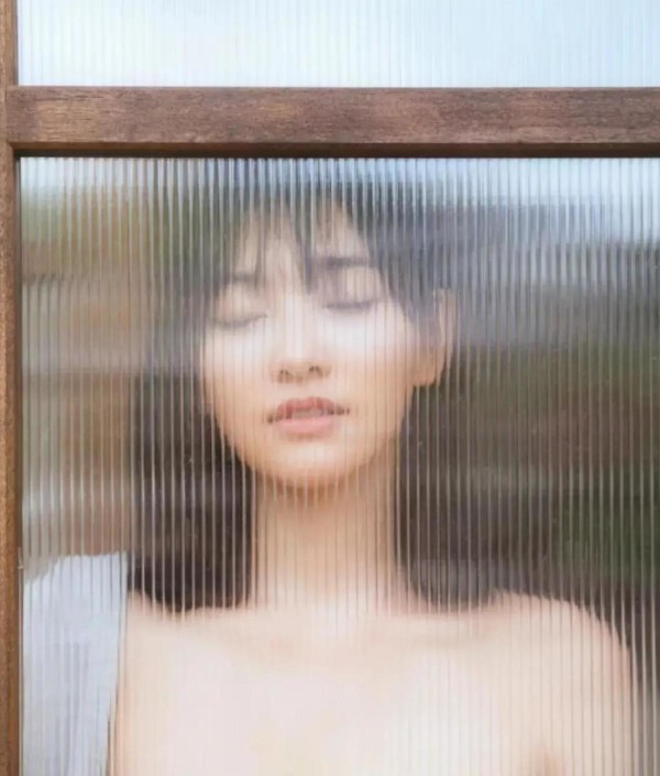 儿玉遥：日本萌妹写真，明眸皓齿惹人喜欢
