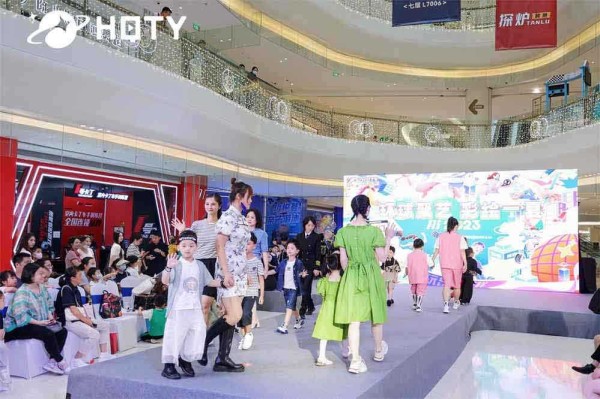 打造少儿艺术新秀，环球童影模特培训你不能错过