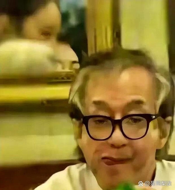 71岁的成龙又因家庭话题引发。眼...@是鸭梨诶的动态