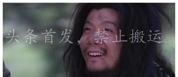 睡桥洞、摆地摊、穿破布烂衫，这5位“落魄”明星，如今太卑微！