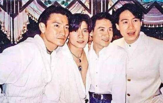 “疯狂”追星刘德华13年，“逼”父卖肾跳海的她，如今过得怎样