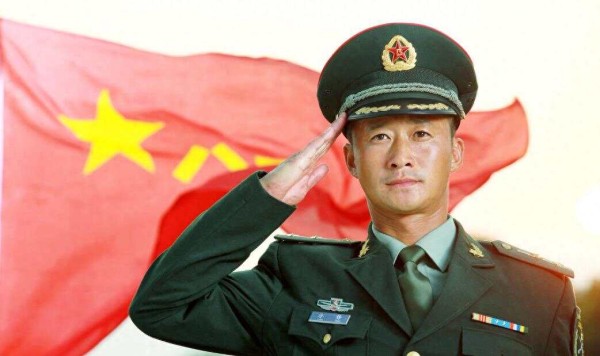 华语电影十大功夫明星排行榜，成龙第十，第一名竟不是李小龙