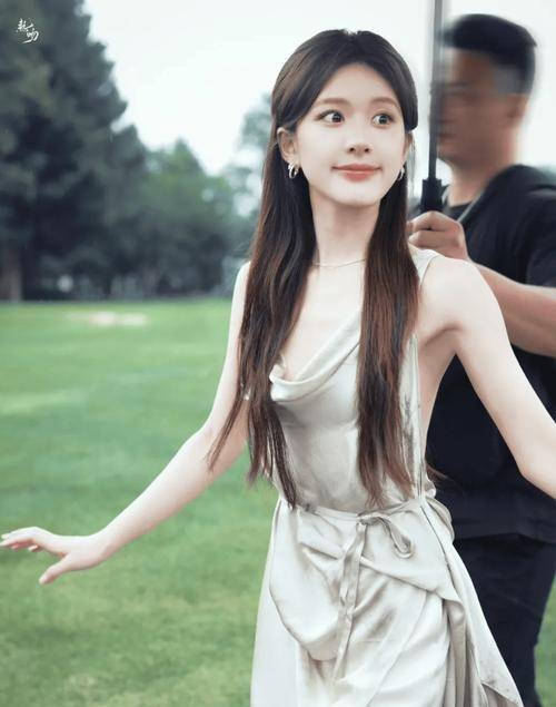 赵露思洗白翻车：娱乐业明星形象塑造与公众认知的矛盾