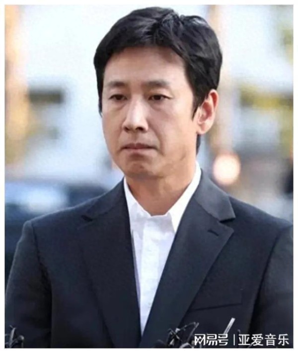 韩国男星李善均自刎，揭秘吸毒丑闻与财阀控制，用3