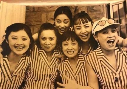 厉害了，梁天新戏宋丹丹蔡明同台捧场，连朱时茂张国立都来了