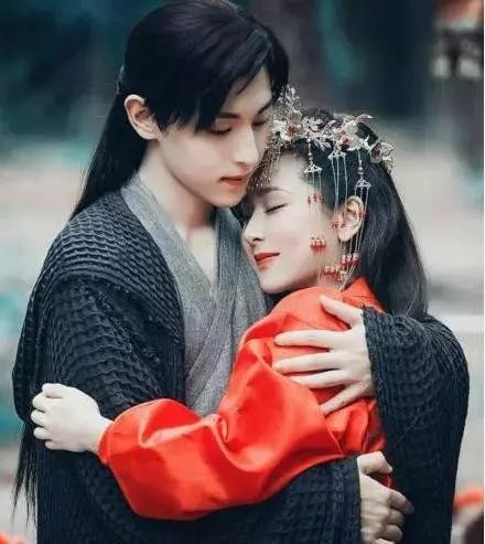 男演员粉丝增速TOP4，其中被杨紫带火的占一半，神奇的女演员