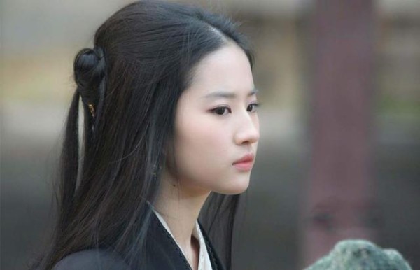 幕后人员曝光娱乐圈清流: 刘亦菲、罗云熙、朱一龙、何炅、任嘉伦