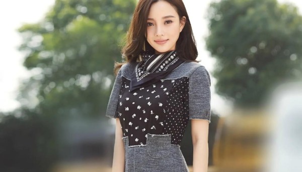 从清纯女星到绯闻，她到底走错了哪一步呢