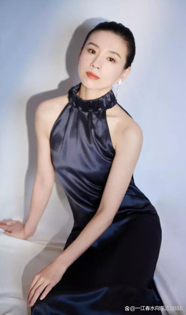董洁首谈离婚风波：十年如二十年，明星婚姻背后的无奈与苦涩