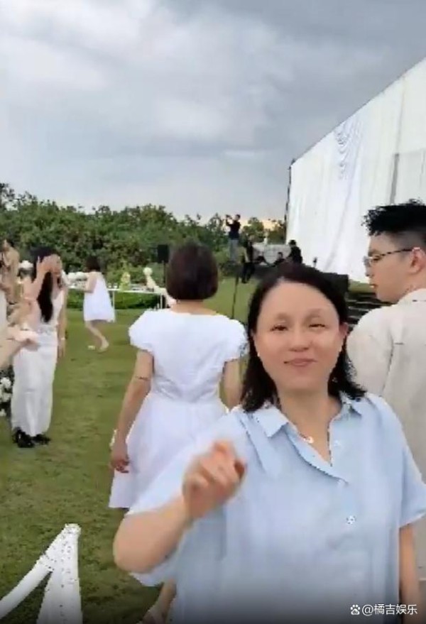 赵磊婚礼花了一两百万 哇唧唧哇家族情深