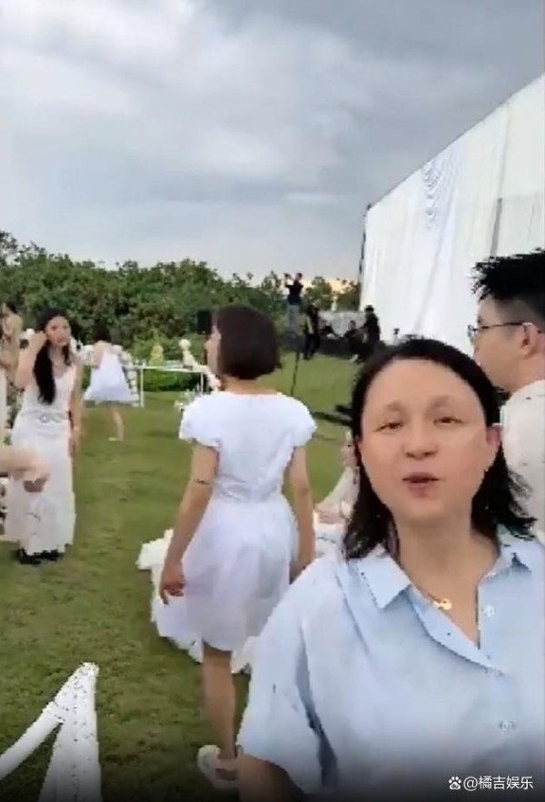 赵磊婚礼花了一两百万 哇唧唧哇家族情深