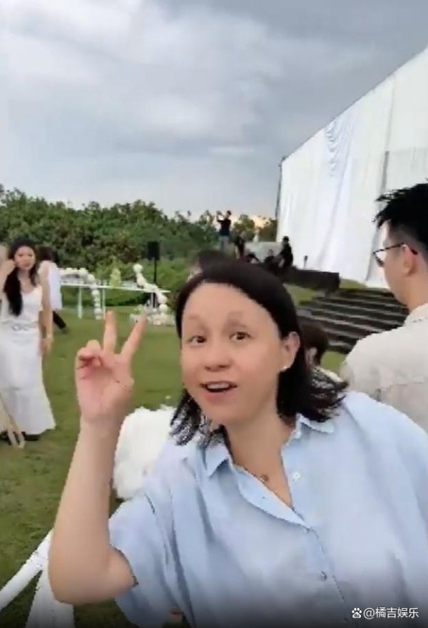 赵磊婚礼花了一两百万 哇唧唧哇家族情深