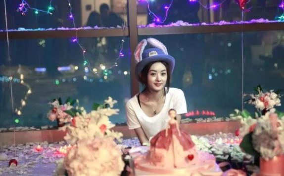 赵丽颖生日，高端品牌给她送上祝福，举办盛大的晚宴，成为了焦点