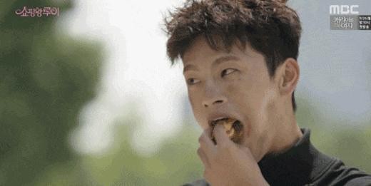 徐仁国最新动态，音乐影视巨星的新动向揭秘