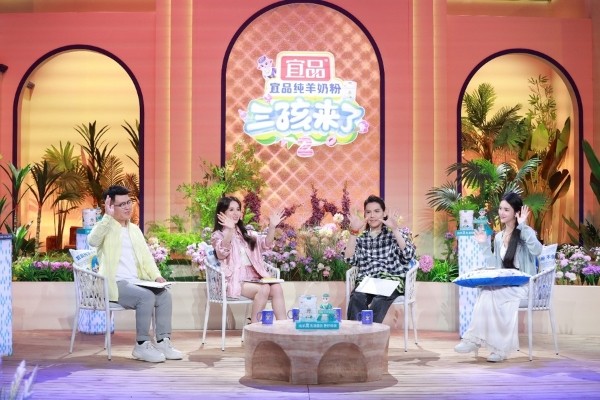 《三孩来了2》回归 胎内记忆震惊全场 向佐自曝家庭趣事