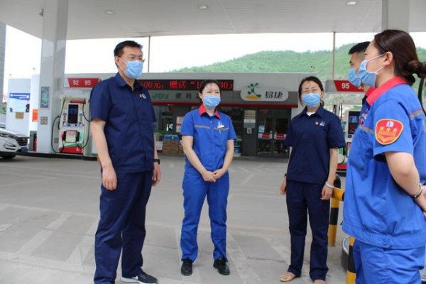 中国石化延安石油开展机关服务基层活动