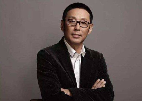 她是陈道明红颜知己，两人多次演夫妻，如今嫁王菲初恋！