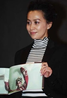 刘嘉玲 产业：MUSE连锁酒吧、代理意大利顶级品牌giuliano Fujiwara 老板工龄：2006年至今 年收入：约1860万 刘氏老板经：只做自己喜欢和熟悉的事情才是王道。