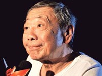 曾志伟曝午马被枪指神态自若 获军方护送