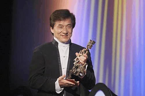 盘点娱乐圈江湖地位高崇, 能“呼风唤雨”的6位大哥级明星