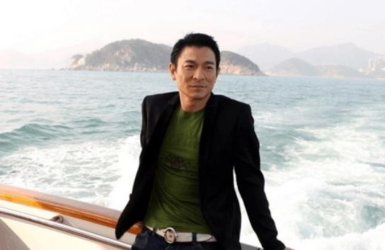 盘点娱乐圈江湖地位高崇, 能“呼风唤雨”的6位大哥级明星